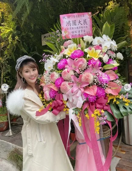 琳妲於2020年開設了人生中的第一家餐酒館。(圖/翻攝琳妲IG)