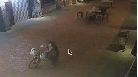 警方根據監視器影像迅速鎖定嫌犯身分,並在短短3小時內將郭男送辦,依竊盜罪嫌移送偵辦。(圖/警方提供)