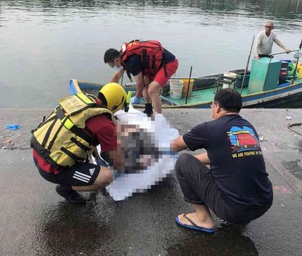 快訊／台南運河驚見女浮屍！路人報案「有人溺水」　消防局衝現場打撈