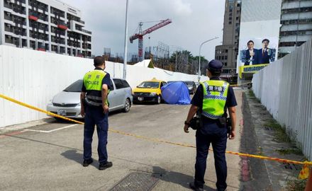 快訊／高雄市區公園驚見男屍！他剛衝派出所報案　下秒竟知父「車內斷氣」淪冰屍