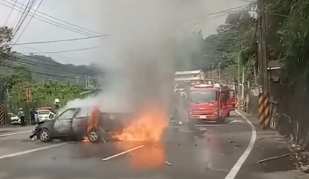 快訊/台3線驚傳火燒車！　女駕駛輕傷送醫