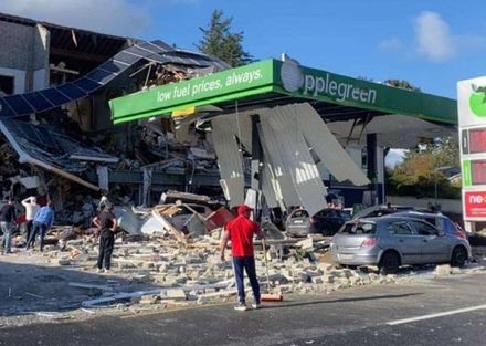 愛爾蘭加油站驚傳爆炸7死30傷　附近民房全炸成廢墟