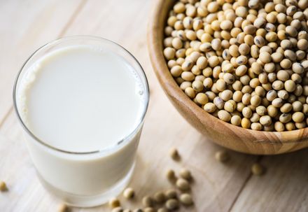 喝牛奶、豆漿易得子宮肌瘤？營養師親解釋「這些風險」更需注意！