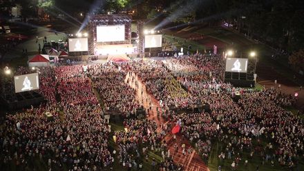 3萬人擠爆造勢晚會！港媒驚呼「國民黨藍營共主」誕生了