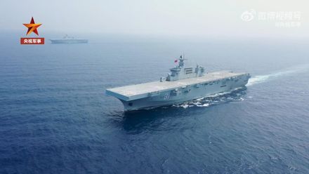 影/陸「奪島神器」兩棲攻擊艦「合體」　完成立體登陸海上航行補給考核