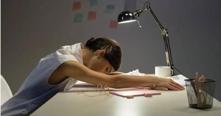 長期打瞌睡恐增「4疾病」！醫建議「5方法」改善睡眠