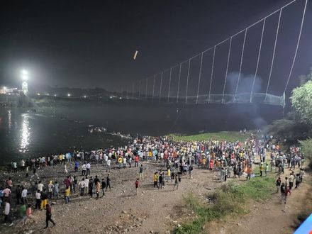 印度吊橋突斷逾百死 檢方認定問題出在修橋包商