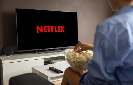 不能再當寄生蟲！Netflix宣佈2023年起對共享帳號收取額外費用