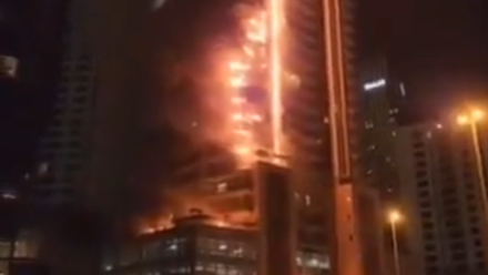 黑煙暴竄衝破窗…杜拜35層大樓火災！驚悚畫面曝光