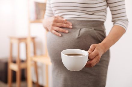 驚！準媽媽注意《JAMA》期刊：孕婦每天半杯咖啡　孩子平均「縮水2公分」