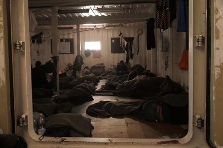 救援船被迫漂流21天　移民安置問題釀義法衝突