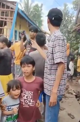 【影】快訊/印尼西爪哇省5.6級地震　至少20死300傷