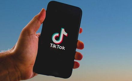 TikTok新款AI濾鏡讓人換「超模臉」　衝擊美貌迷思