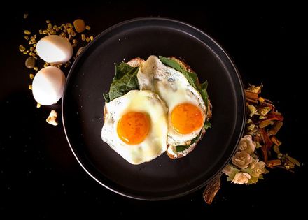 不吃蛋就不會攝取過多膽固醇？營養師：小心「這些食物」都算蛋！