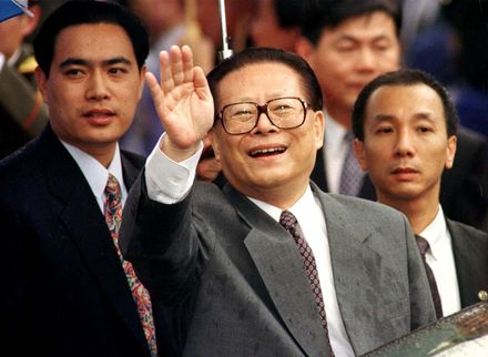 訓斥港媒「Too Naive」、提出對台「江八點」　江澤民政治生涯一次回顧