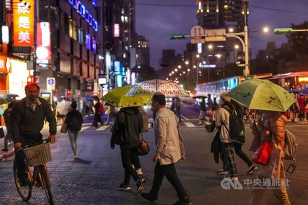 冷空氣襲台！台北夜晚清晨低溫下探16度　北北基宜12/1防大雨