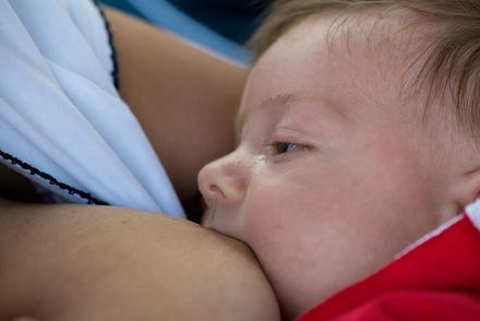 寶寶喝母乳最營養！兒科權威曝「關鍵活性因子」讓寶寶免疫力激增2倍