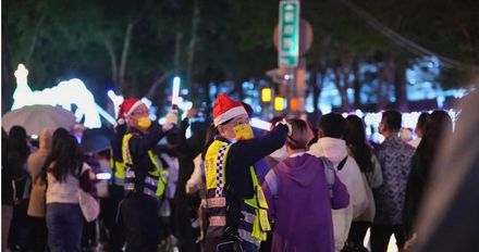 尊嚴都沒了！警察戴聖誕帽被酸「來到牛郎店是不是」　新北警局回應了