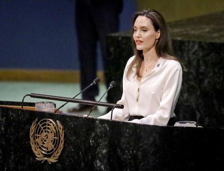 「是時候站在難民這邊了」裘莉卸任聯合國親善大使　結束21年任期