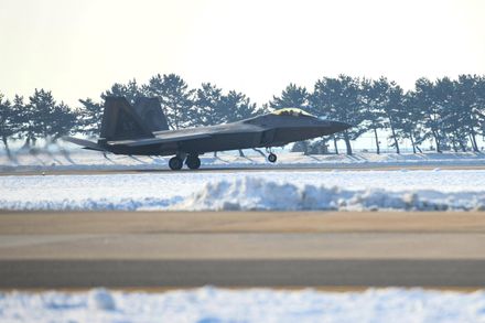 美軍回應北韓挑釁　時隔4年出動F-22戰鬥機投入韓美軍演
