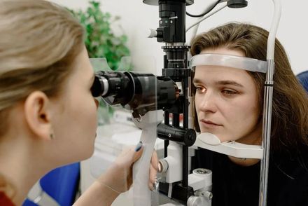 美國最新研究：檢查視力能早期辨別人的認知狀態變化 早期揪出阿茲海默症！