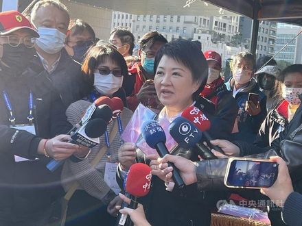 台中市長就職有彩蛋　盧秀燕：送1萬個「愛的零錢包」給市民