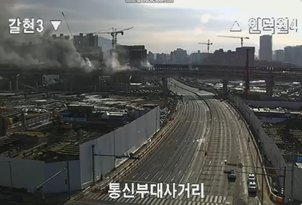 【影】韓國高速公路疑交通事故釀大火至少6死29傷　消防局動員140人緊急救災中