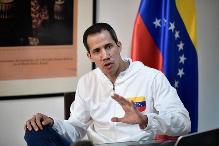 組建政府三年未能擊垮對手政權　委內瑞拉臨時總統瓜伊多遭自家人罷免