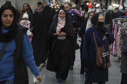 不甩民意沸騰！伊朗政府擴大執法　女性連在車內都要戴頭巾