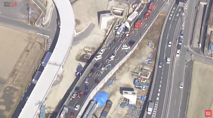 影/日本京都高速公路傳重大車禍　19車連環追撞至少10人受傷