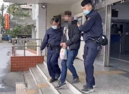 男子小年夜車上與老婆吵架　分心撞機車肇逃遭警圍捕搜出毒咖啡