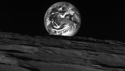 韓國月球軌道探測器「賞月號」運行近半年　從月球視角欣賞地球景色