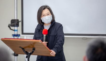 創黨大老不忍了！她怒槓蔡英文「親美政策」：將台灣年輕人推向戰場