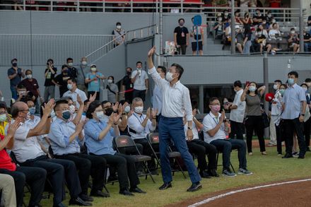 新竹棒球場「像被家暴一樣」！網紅秀Google空拍圖驚呼：太詭異了