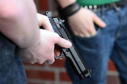 美佛州傳大規模槍擊案　造成10名男性受傷、2人命危