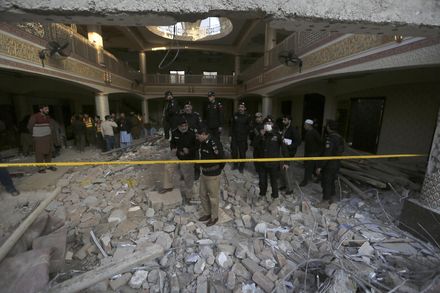 巴基斯坦清真寺爆炸案97名警察罹難　當局坦承「不知兇手如何闖入」