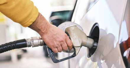 要加油的緩緩　中油宣布明起汽柴油各降價0.1、0.3元