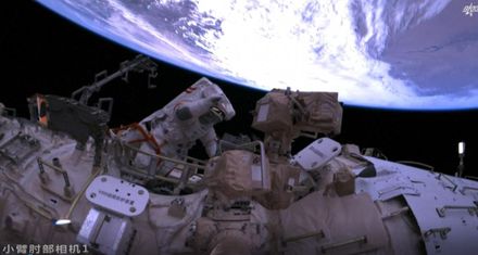 歷時7小時！陸神舟十五號太空人首出艙　執行「跨三艙」大範圍作業