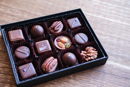 情人節送巧克力該怎麼挑？營養師曝「這種巧克力」有5好處　能越吃越年輕！