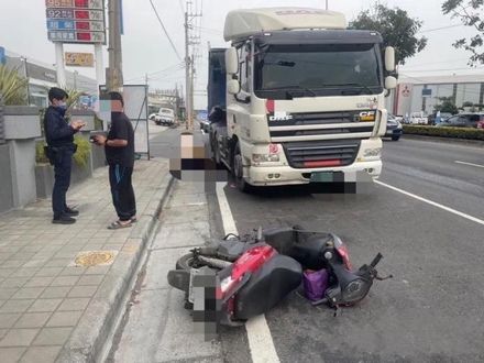 快訊/高雄燕巢死亡車禍！大貨車擦撞機車　女騎士倒地慘遭輾斃