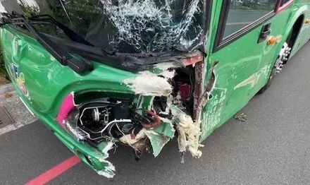 快訊/台東卑南轎車疑超車不當撞遊覽車　駕駛左大腿骨折送醫