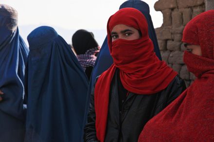 女權再遭打壓！塔利班政府下令禁售避孕用品　稱女性節育是「西方控制穆斯林人口的陰謀」