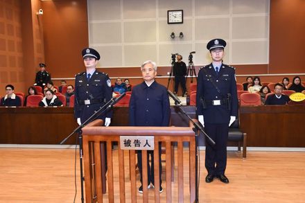 青島「種樹市長」出任公職20年收賄逾6.9億　法院重判無期徒刑