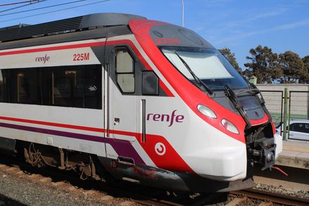 出大包！西班牙運輸部添購新火車竟因規格不符無法運行　83億全白花