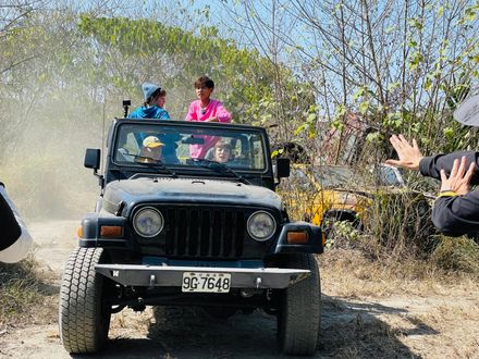 吉普車保險桿都撞凹！阿翔意外被狠甩下車　超驚險畫面曝光…