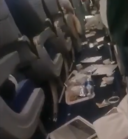 影/「大量玻璃飛向乘客」！飛德航班遇強烈亂流致7人送醫