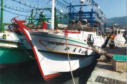 台籍漁船「新長發88號」釣魚台海域翻覆　船內尋獲1遺體6失蹤