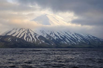 美阿拉斯加火山地震頻繁　沉睡百年火山恐將喚醒