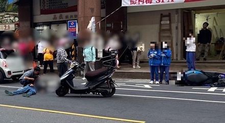 影/台灣最美風景無誤！3國中妹路見男子遭撞飛　冰淇淋和書包丟一邊秒衝救援
