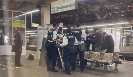 日本男子新幹線車內突亮瑞士刀被捕　列車誤點24分鐘無人傷亡